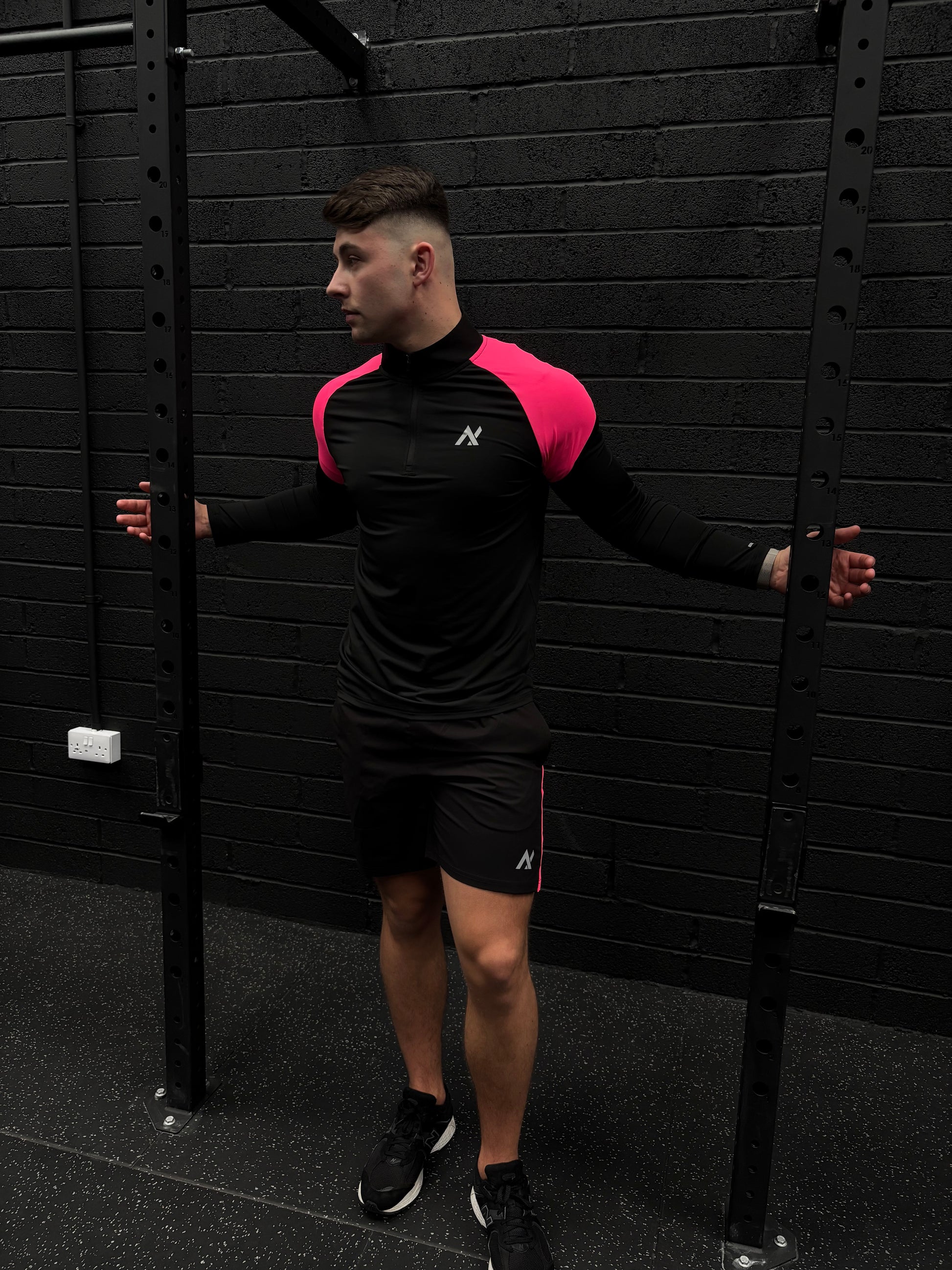 AX PERFORMANCE 1/4 ZIP BLACK | PINK